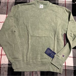 Champion crewneck sweater multiples sizes available